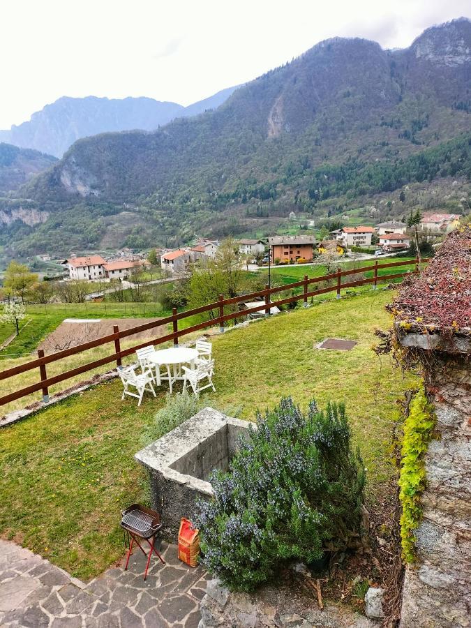 Rustica Sul Lago Tenno Primo Piano Exterior photo
